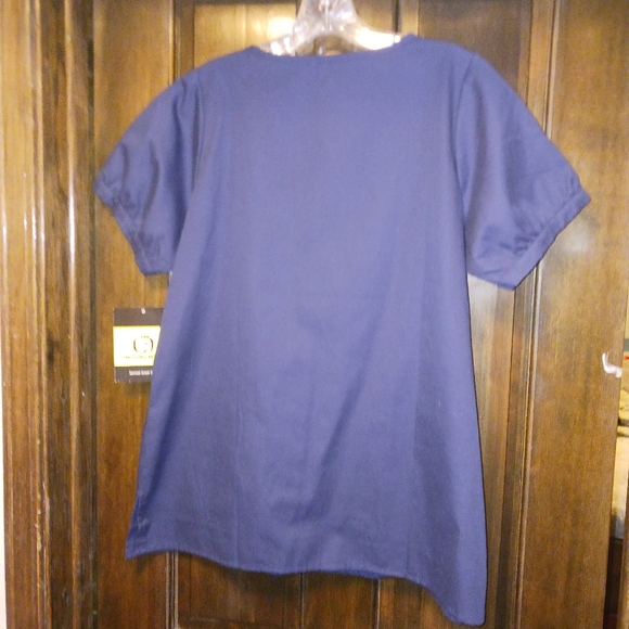 Scrub top - Picture 3 of 3